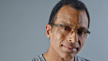 Jon Secada y Gonzalo Rubalcaba presentarán las canciones de su álbum Solos en un concierto que se transmitirá el domingo 27 de junio, a las 6 pm.&nbsp;