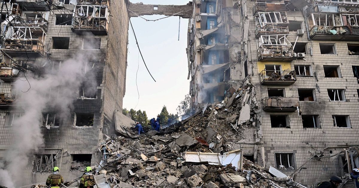 Al menos 16 muertos en Kiev por uno de los ataques rusos más “horribles”