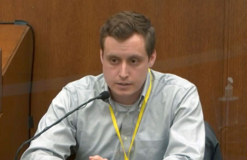 Bradford Wankhede Langenfeld, el doctor que pronunció muerto a George Floyd, habla en el juicio del policía acusado en el caso, en Minneapolis el 5 de abril del 2021. Foto tomada de video.&nbsp;