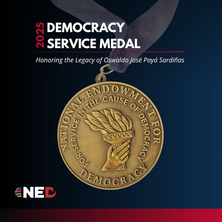 Medalla por Servicio a la Democracia, entregada por el National Endowment for Democracy (NED).
