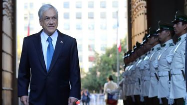 Piñera informó que recibió la renuncia del director de los Carabineros, Bruno Villalobos