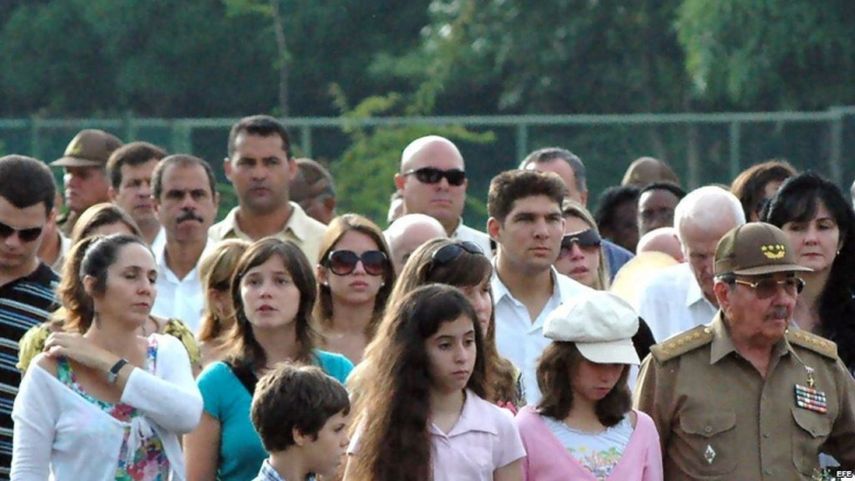 Raúl Castro acompañado de hijos y nietos. (DIARIO DE CUBA)
