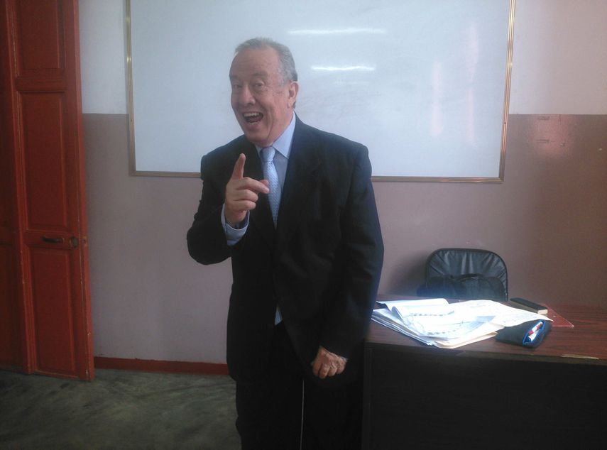 Hizo carrera en televisión y medios impresos.