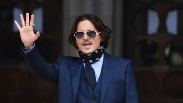 El actor estadounidense Johnny Depp llega para asistir al sexto d&iacute;a de su juicio por difamaci&oacute;n contra News Group Newspapers (NGN), en el Tribunal Superior de Londres, el 14 de julio de 2020.