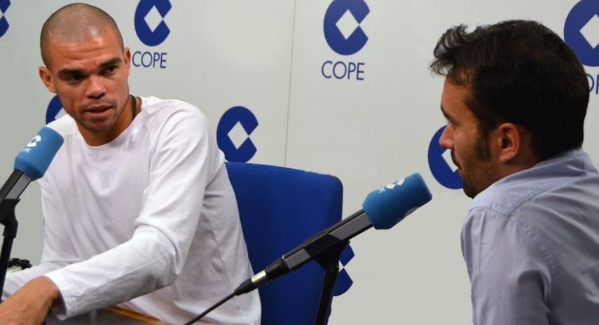 El jugador lusitano se marcha del equipo blanco después de diez temporadas.