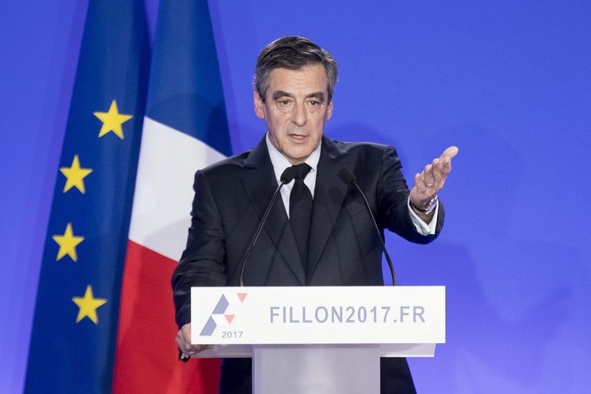 El exprimer ministro francés y candidato conservador a la Presidencia, François&nbsp;Fillon, ofrece una rueda de prensa para esclarecer su relación con los casos de corrupción de los que se le acusan.