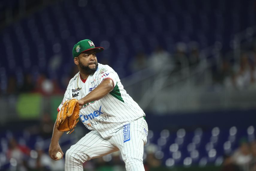 El lanzador cubano Odrisamer Despaigne a servicio de México (Naranjeros de Hermosillo) en la Serie del Caribe Miami 2024