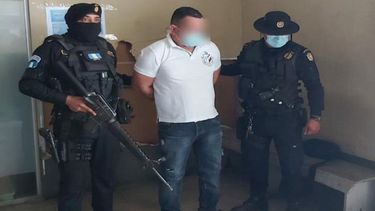 Oliva es el segundo guatemalteco detenido en la semana bajo cargos de narcotráfico. El jueves, las fuerzas de seguridad arrestaron en el Aeropuerto Internacional La Aurora de Ciudad de Guatemala a Mario Alfredo Hurtarte Ramírez, de 35 años, conocido como Cantinflas.&nbsp;