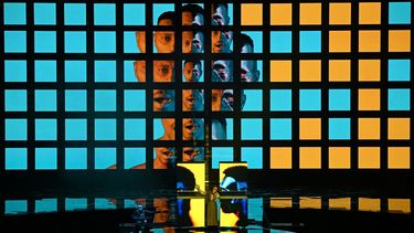 El dúo musical Tvorchi, actuando en nombre de Ucrania, participa en un ensayo antes del concurso de Eurovisión 2023 en el M&S Bank Arena en Liverpool, norte de Inglaterra, el 10 de mayo de 2023.