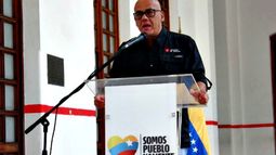 Jorge&nbsp;Rodríguez indicó que este compromiso debe hacerse antes de las elecciones y que por parte del chavismo están listos para firmar la aceptación de esos resultados.