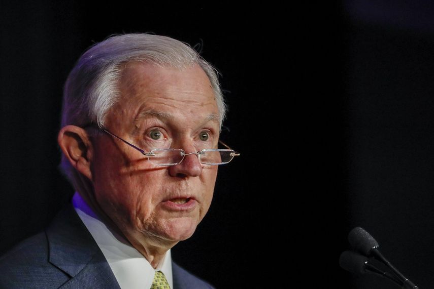 El fiscal general de EEUU,&nbsp;Jeff&nbsp;Sessions, testifica ante el Senado en respuesta a las declaraciones del exdirector del FBI, James Comey.&nbsp;