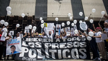 Familiares y activistas piden al régimen de Maduro que libere a presos políticos.