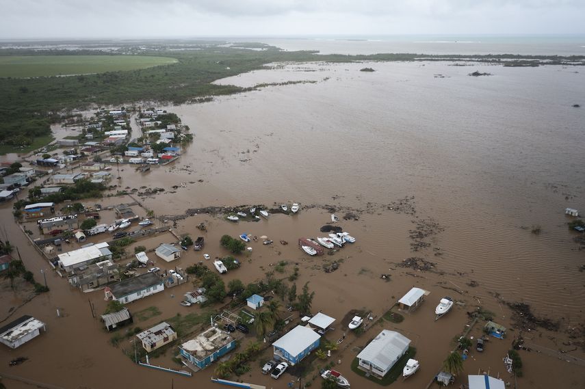 Viviendas inundadas en Salinas Beach tas el paso del huracán Fiona por Salinas, Puerto Rico, el lunes 19 de septiembre de 2022.&nbsp;