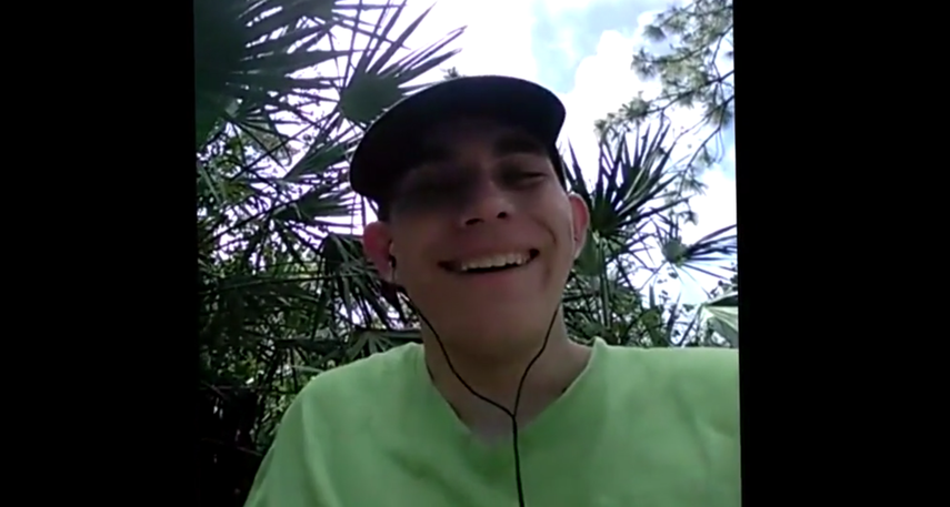 Nikolas Cruz se grabó asegurando que asesinaría a más de 20 personas y allí se sabría su nombre. Mientras le habla a su teléfono sonríe con dice cómo será su ataque.