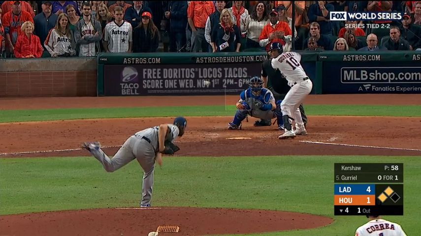 Tragarse la emoción es&nbsp;parte del precio que se paga en Cuba&nbsp;por ver el batazo en vivo de Gurriel.