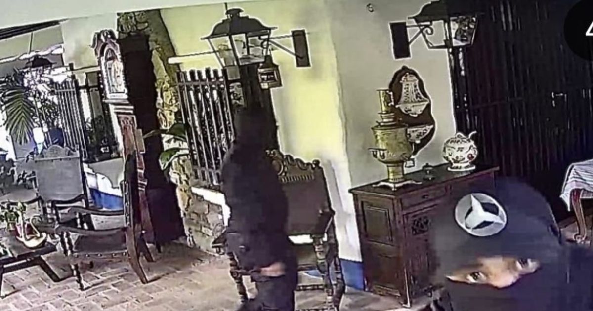 Activista que salió de embajada de Argentina denuncia allanamiento a vivienda de su madre