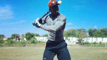 Lazarito puede jugar en los jardines, primera y tercera base. (ARCHIVO)
