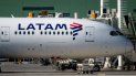 Un avión de la compañía chileno-brasileña Latam. Un avión de la compañía chileno-brasileña Latam.