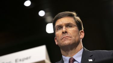 El secretario de Defensa de Estados Unidos Mark Esper habla ante el Senado el miércoles, 11 de marzo del 2020, en Washington. 