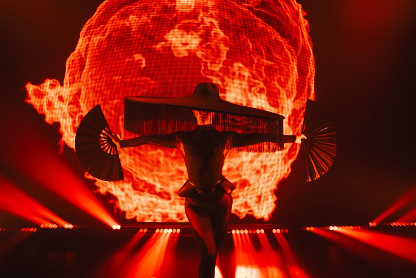 Escena de la obra de teatro Carmen, The Iconic Legend Reimagined.