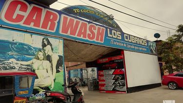 Vista parcial de un negocio operado por cubanos en Per&uacute;.