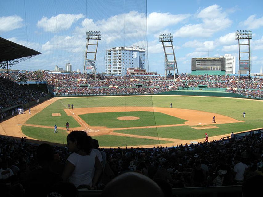 En el estadio Latinoamericano de La Habana fue donde los Orioles de Baltimore jugaron. (ARCHIVO)