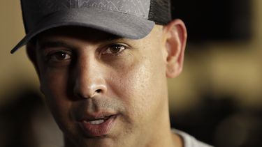 El manager de Boston, Alex Cora, se desempe&ntilde;aba como coach de banca de ese equipo y ha tenido que dar declaraciones a MLB. Ha declinado comentar sobre el asunto.