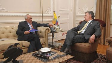Juan Manuel Santos recibe en Casa de Nariño a Ernesto Samper el 19OCT16.
