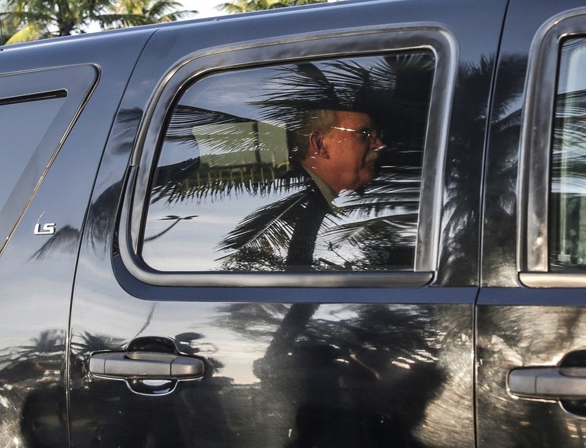 El asesor de seguridad nacional de la Presidencia de Estados Unidos, John&nbsp;Bolton, llega&nbsp; a la residencia del presidente electo brasileño, Jair Bolsonaro, en Río de Janeiro (Brasil).&nbsp;&nbsp;
