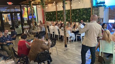 Vista parcial del restaurante Mediterraneum, en Miami, durante una cena maridaje.