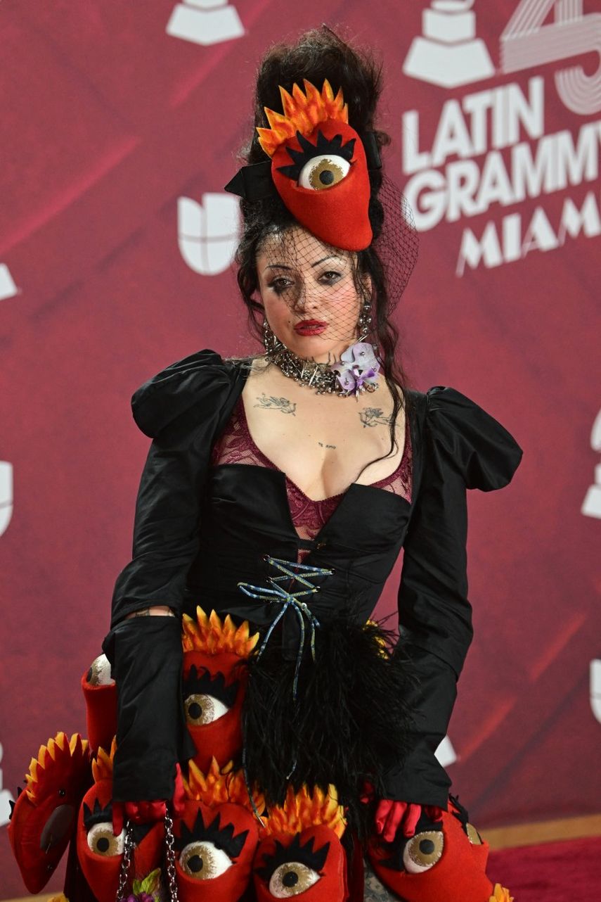 La cantante chilena Mon Laferte asiste a la 25a Entrega Anual de los Premios Latin Grammy en el Kaseya Center en Miami, Florida, el 14 de noviembre de 2024.&nbsp;