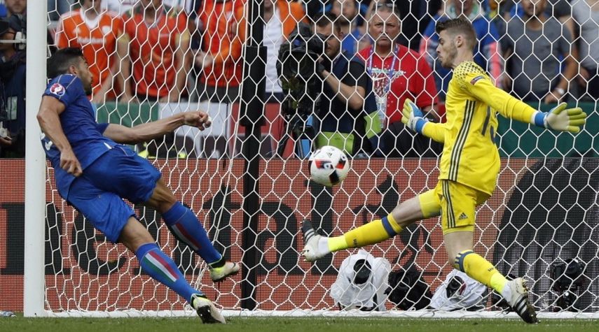 Chiellini adelantó a la azurra en la primera mitad. (EFE)