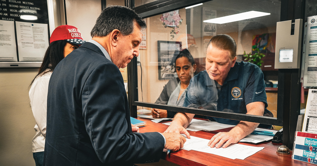 Joe Carollo oficializa su candidatura y agita la carrera por la alcaldía de Miami