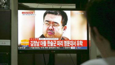 Un hombre mira un informativo de una televisión de&nbsp;Corea&nbsp;del Sur tras el asesinato de Kim Jong-nam, hermano mayor del líder norcoreano Kim Jong-un.&nbsp;