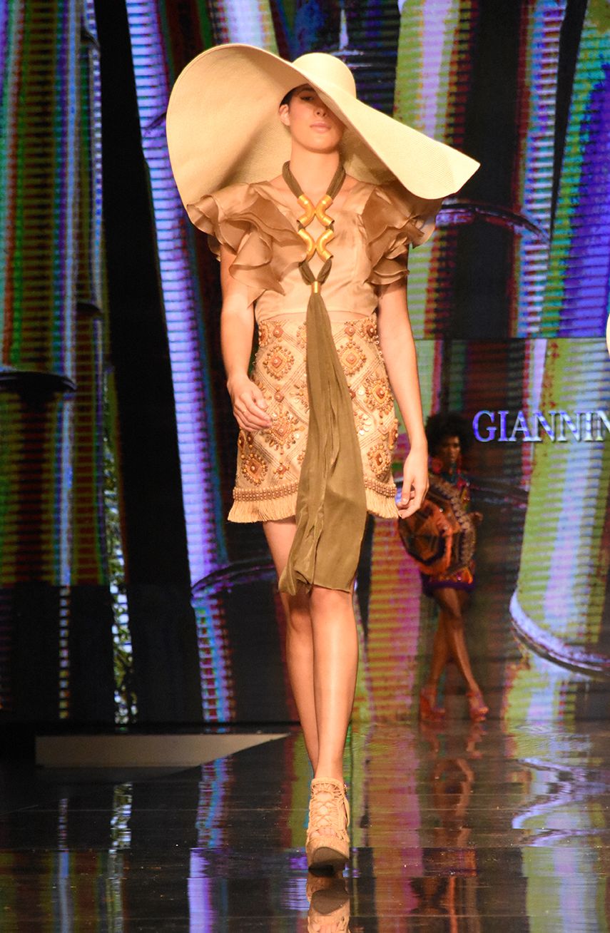 Los inmensos sombreros de playa se robaron el show en la pasarela de Miami Fashion Week.&nbsp;