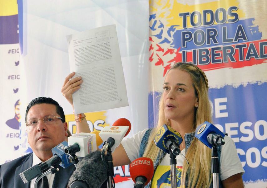 La esposa del líder opositor Leopoldo López señaló que el presidente Nicolás Maduro usa a los presos políticos como objetos de canje para el diálogo.&nbsp;