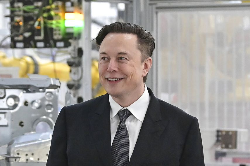 El director general de Tesla Elon Musk en la inauguración de una fábrica de Tesla en Gruenheide, Alemania. &nbsp;