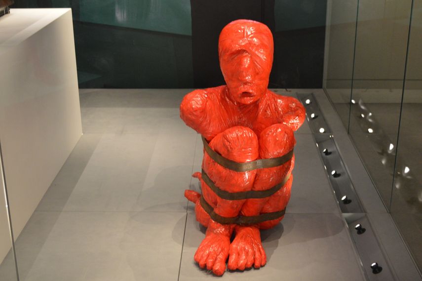 Escultura titulada &ldquo;Timalle&rdquo; del artista franc&eacute;s Fran&ccedil;ois Piquete, que aborda el tema de la esclavitud en el Caribe.