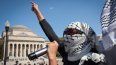 Manifestantes propalestinos marchan por el campus de la Universidad de Columbia para conmemorar el primer año de la guerra entre Hamás e Israel en la ciudad de Nueva York el 7 de octubre de 2024.&nbsp;