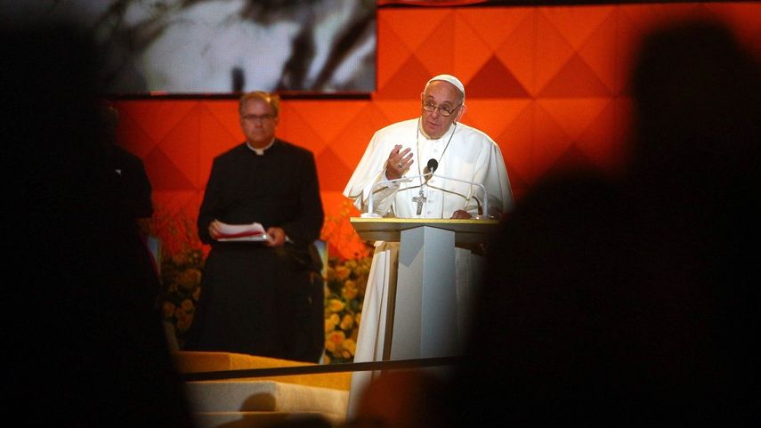 El papa Francisco oficia una la misa durante el Encuentro Mundial de Familias en Philadelphia, Pennsylvania, el 26 de Septiembre de 2015.