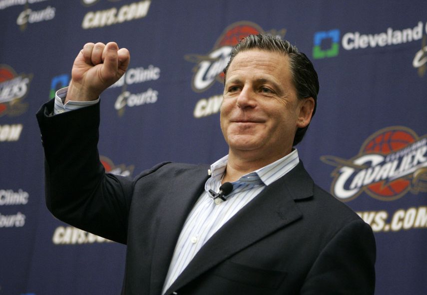 Dan Gilbert, propietario de los Cavaliers de Cleveland, tiene interés invertir en una franquicia en la MLS junto con otro dueño de equipo de la NBA