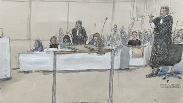 Este boceto judicial creado el 28 de octubre de 2024 muestra a la actriz francesa Charlotte Arnould (2da derecha), quien fue la primera en presentar una denuncia penal, asistiendo al juicio del actor francés Gerard Depardieu por cargos de agresión sexual en ausencia de la celebridad.