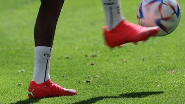 Entrenamiento entre Serbia y Camerún por el Grupo G de Catar 2022. Rusia apoya a su selección hermana de Europa