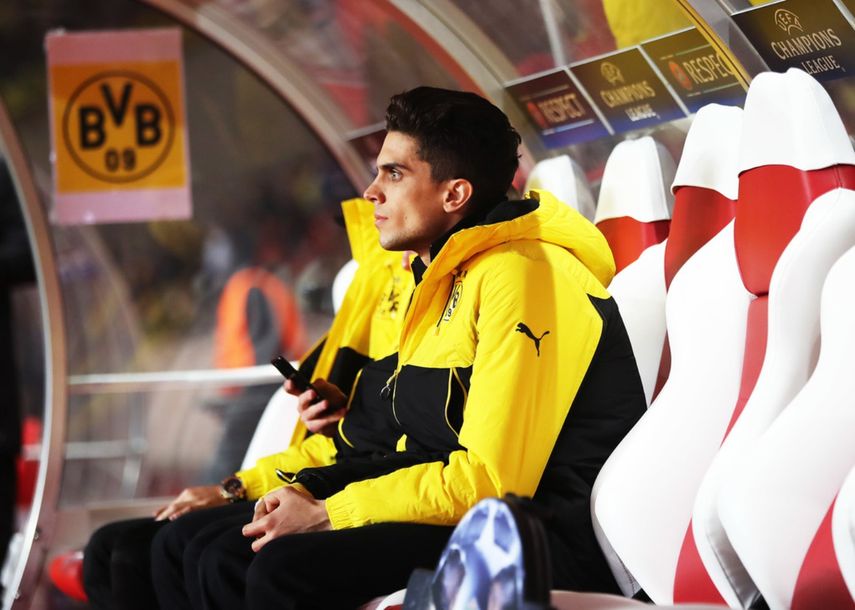 Bartra fue operado de una fractura del radio a la altura de la muñeca derecha.