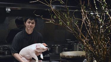 Kawate, de 37 años, se ha convertido en la nueva estrella emergente de la gastronomía de Asia (EFE)