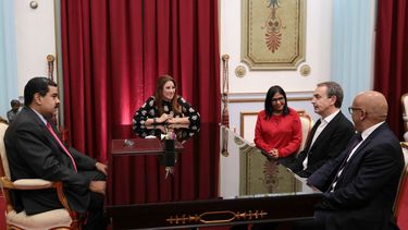 El expresidente español fue recibido por el dictador Nicolás Maduro el pasado lunes 5 de febrero.&nbsp;&nbsp;Fotografía cedida por la oficina de prensa del Palacio de Miraflores.
