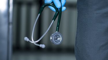 El Departamento de Salud de Florida vaticina un déficit aproximado de 7.000 médicos especialistas para el 2025 y cerca de 5.000 médicos de familia para el 2030.