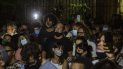 El actor cubano Jorge Perugorría, centro, participa en una manifestación para ayudar al diálogo entre los jóvenes artistas que protestaron frente a las puertas del Ministerio de Cultura y las autoridades, en La Habana, Cuba, el viernes 27 de noviembre de 2020. El actor cubano Jorge Perugorría, centro, participa en una manifestación para ayudar al diálogo entre los jóvenes artistas que protestaron frente a las puertas del Ministerio de Cultura y las autoridades, en La Habana, Cuba, el viernes 27 de noviembre de 2020.
