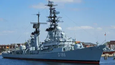 Rebeldes hutíes secuestran un buque israelí en aguas del Mar Rojo.