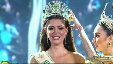 La representante de Brasil, Isabella Menin, fue electa Miss Grand Internacionational, quien fue cotonada por la vietnamita Nguyen Thuc Thuy Tien, Miss Grand International 2021